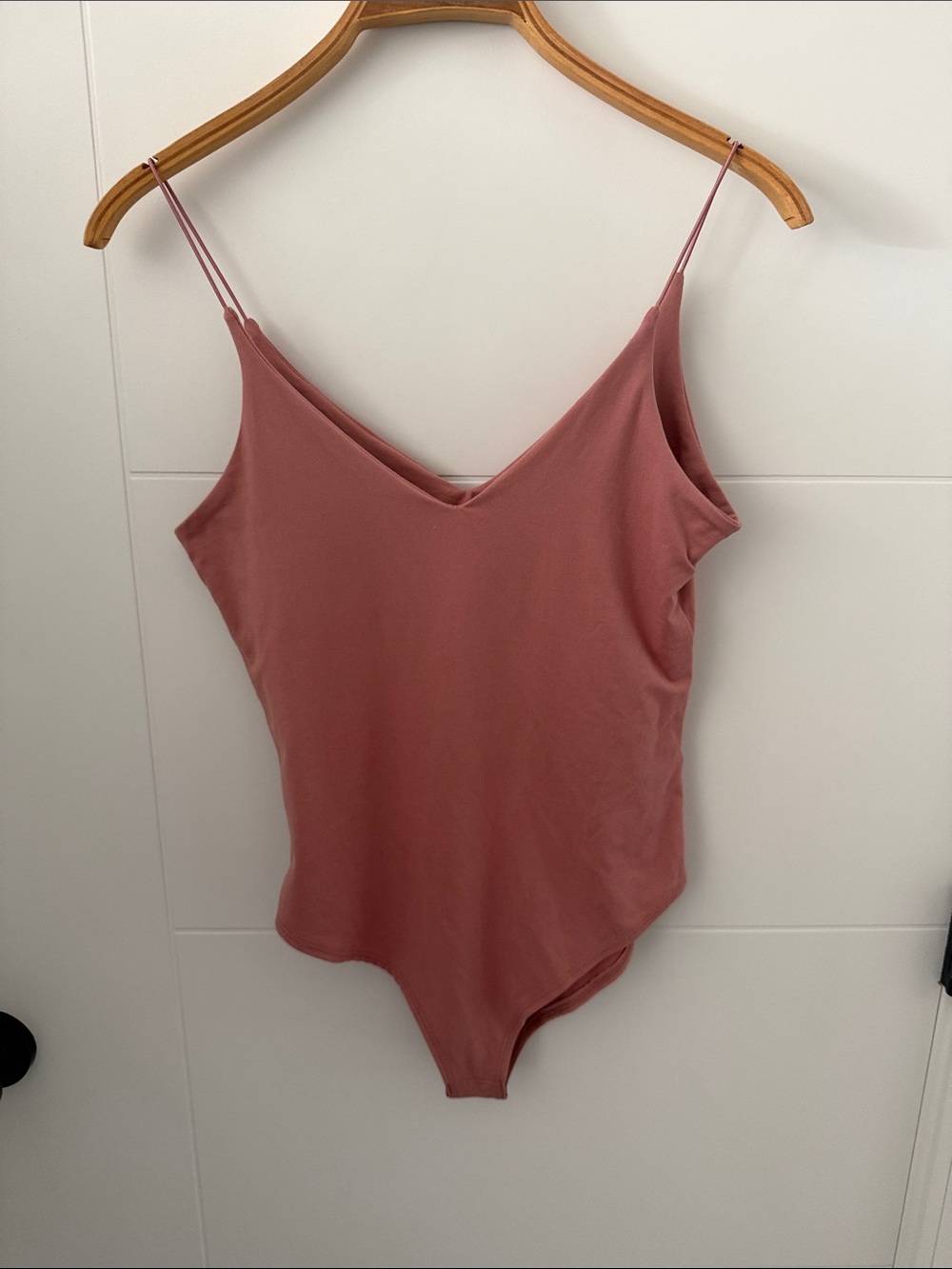 Gaze Sleek V-Neck Spaghetti Strap Bodysuit - Dusty Rose size small